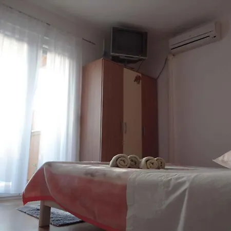 1 * Supetarska Draga