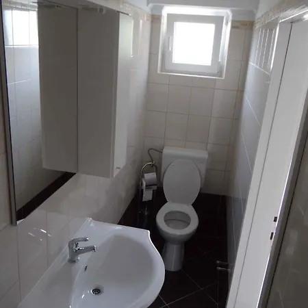 1 Apartamento *