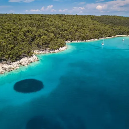 1 Supetarska Draga